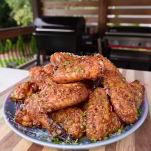 cowboy butter chicken wings plated.