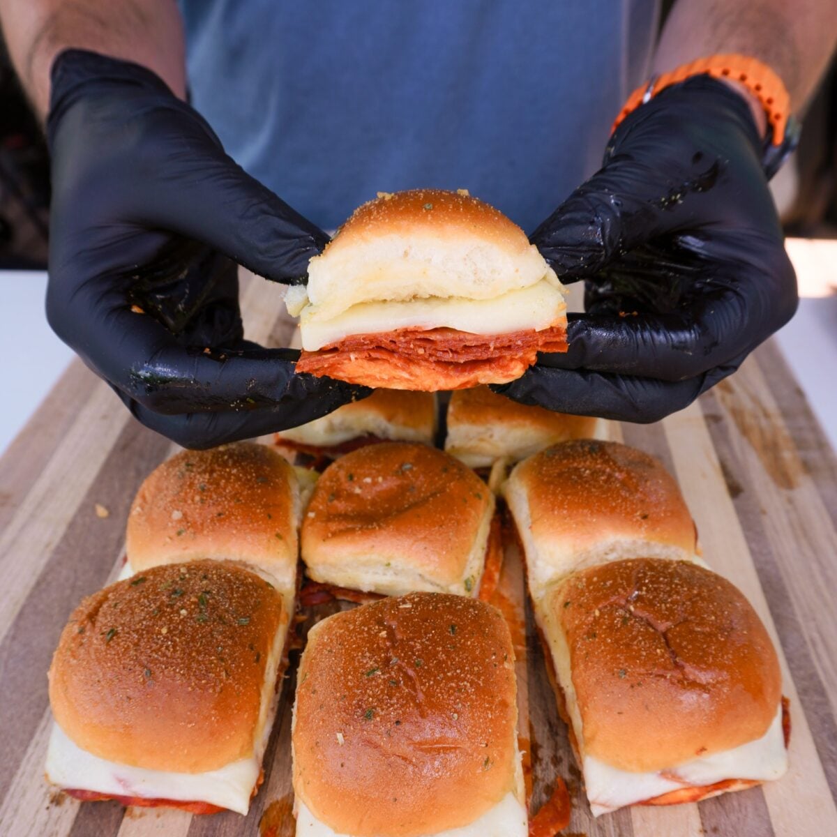 grilled pizza sliders presented.